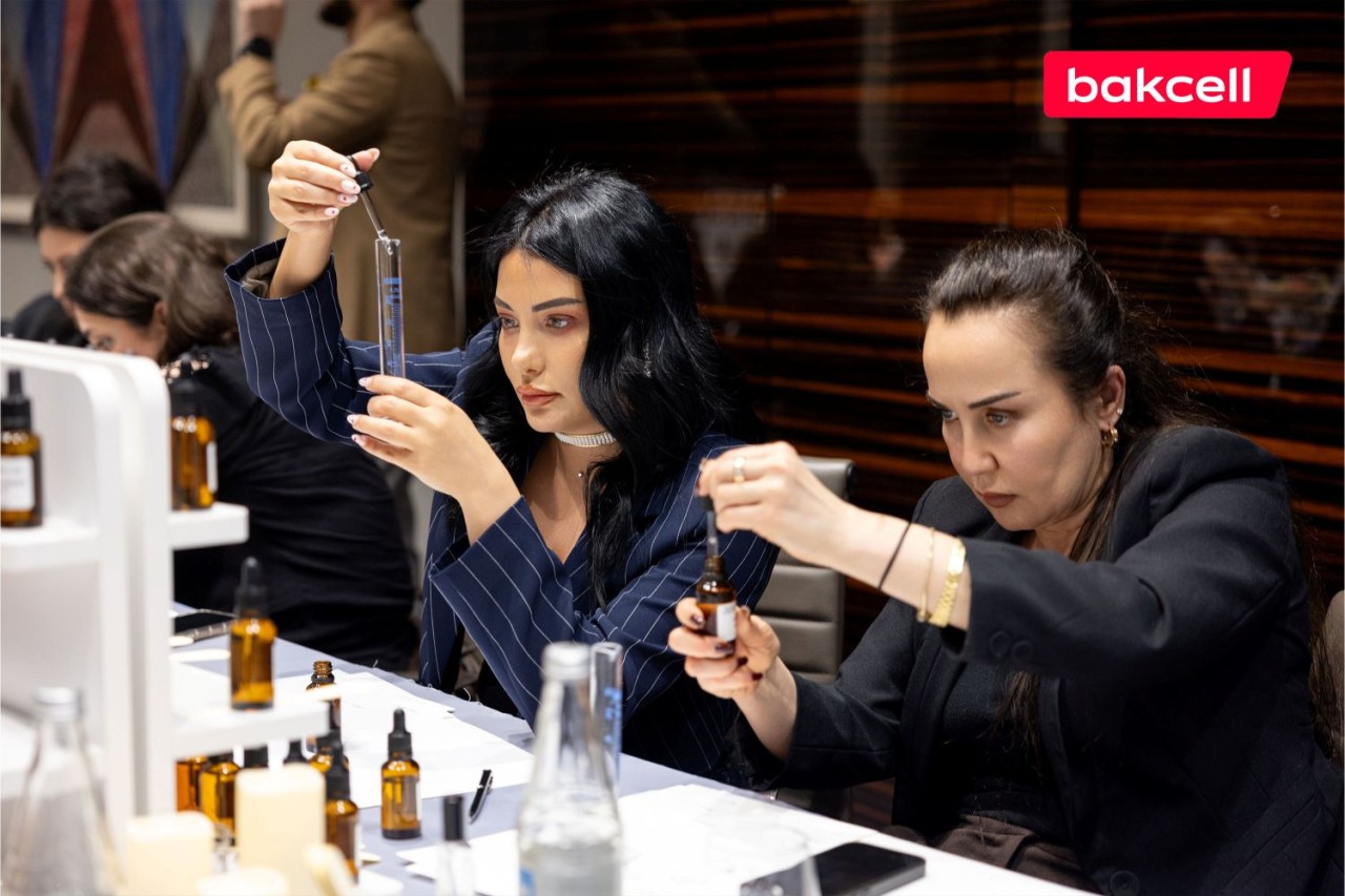 Bakcell 8 Martı xanım jurnalistlərlə birgə qeyd edib - FOTOLAR